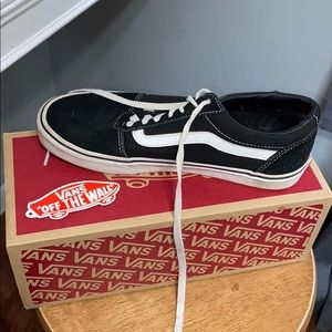 lightly used black vans